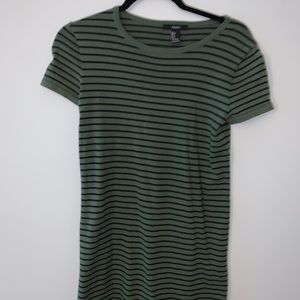 💚 Green & black striped t-shirt dress